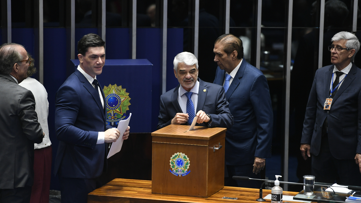 Plenário do Senado Federal durante sessão deliberativa em Brasília
